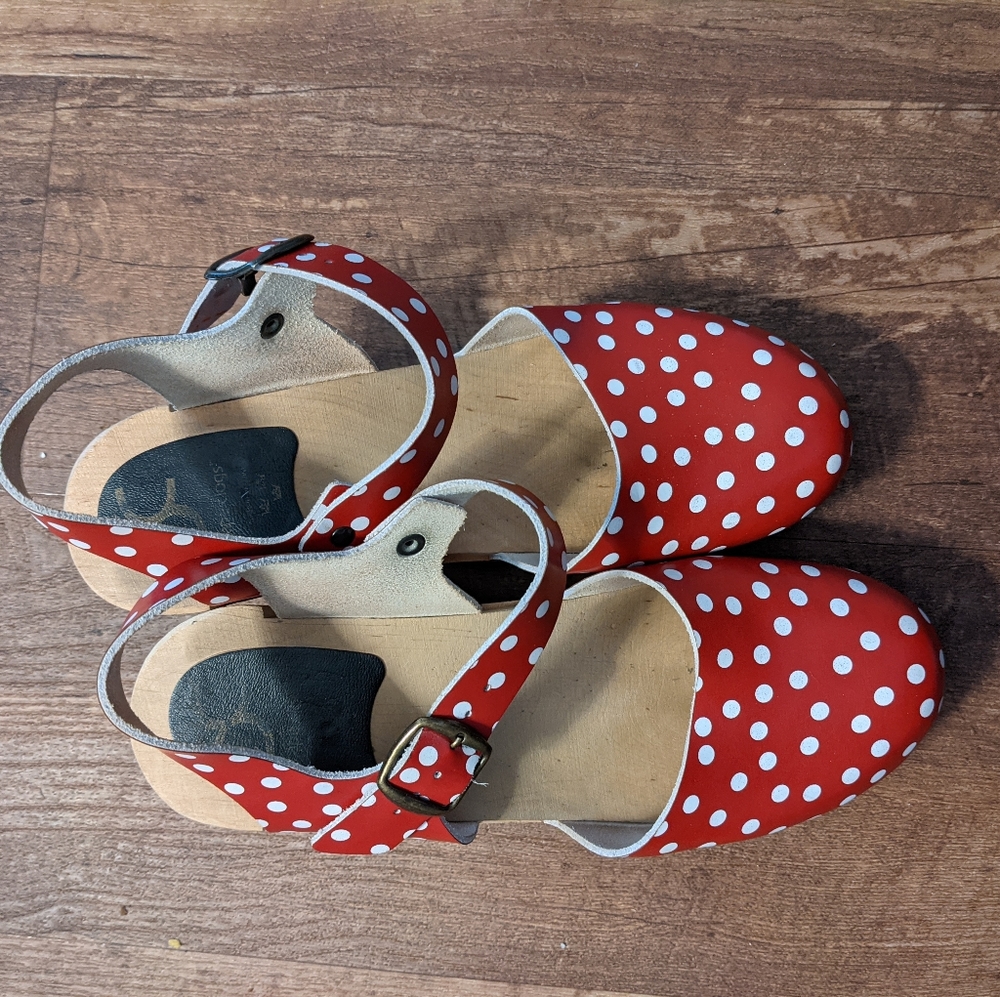 Cape Clogs Polka Dot Mary Janes